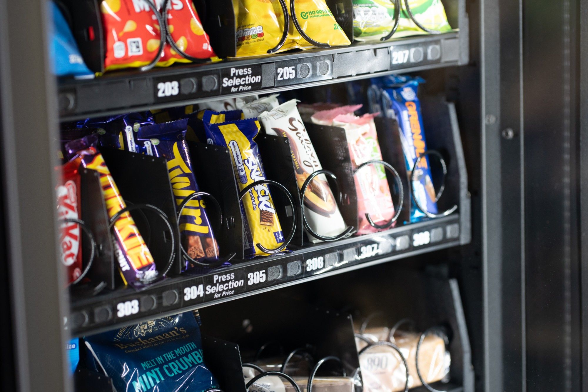 Vending telemetry helps keep snack machine spirals stocked for hybrid office demand
